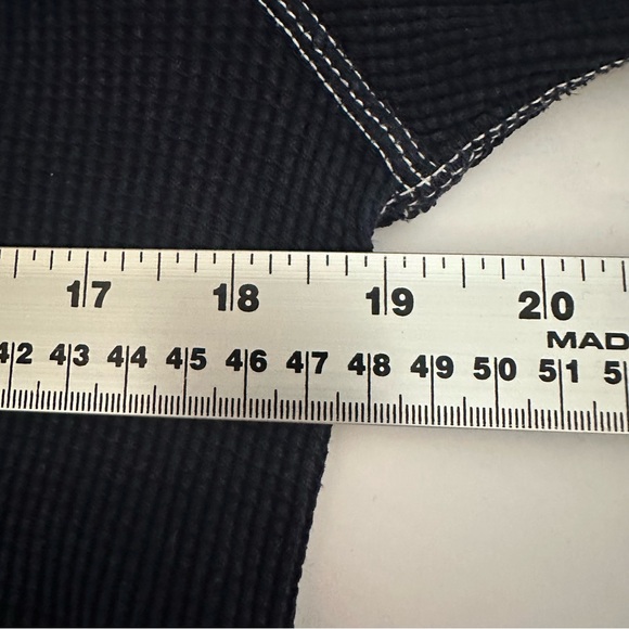 American Eagle Men’s Blue Weave Long Sleeve Tee Medium - Picture 7 of 9